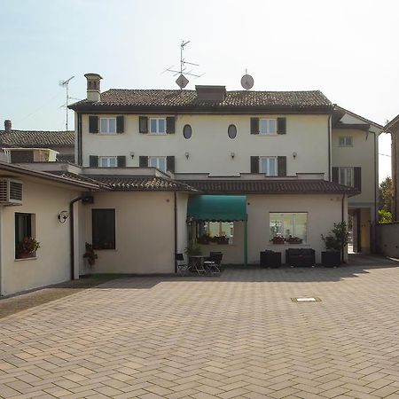 Hotel Gambara Buitenkant foto